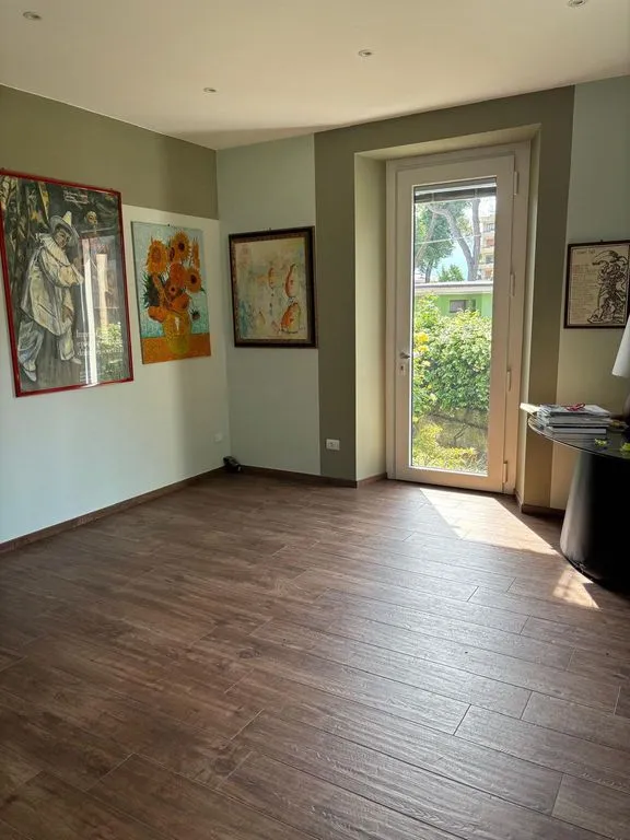 Elutuba - Modernised Semi-detached Villa with Lake View in Verbania