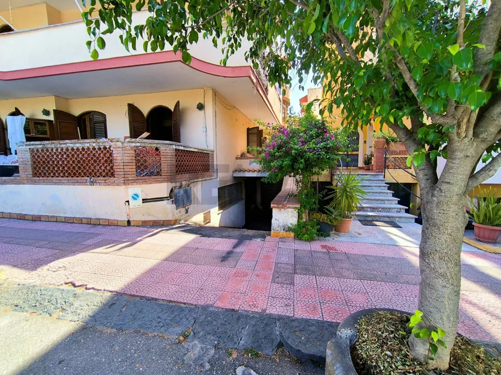 Aed - Garage with 103 m² in Giardini Naxos