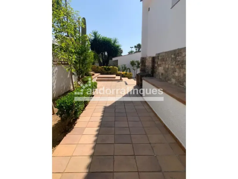 Jardin - Luxury Chalet with Pool in Urbanisation Berà