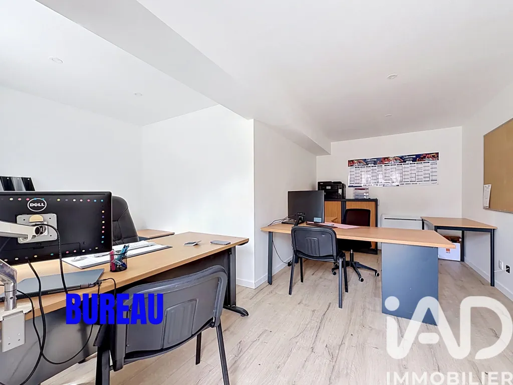 Studio - Renovated Farmhouse with Pool in Montrichard