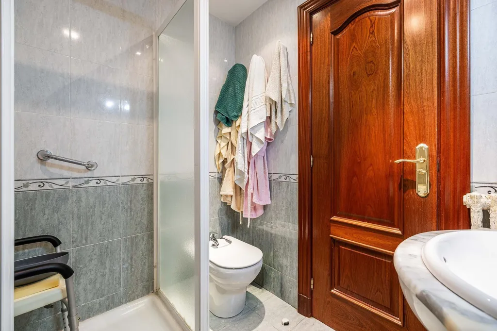 Salles de bain - Apartment with Terrace in Guindalera, Madrid