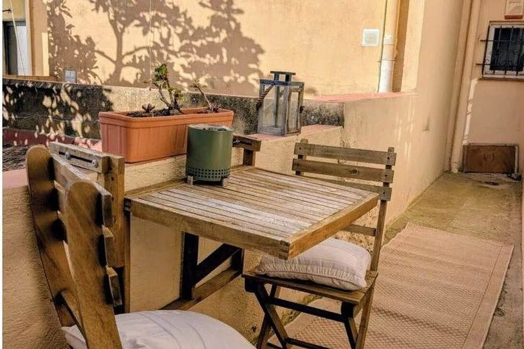 Balcon - Ground Floor Flat in Begur's Old Town