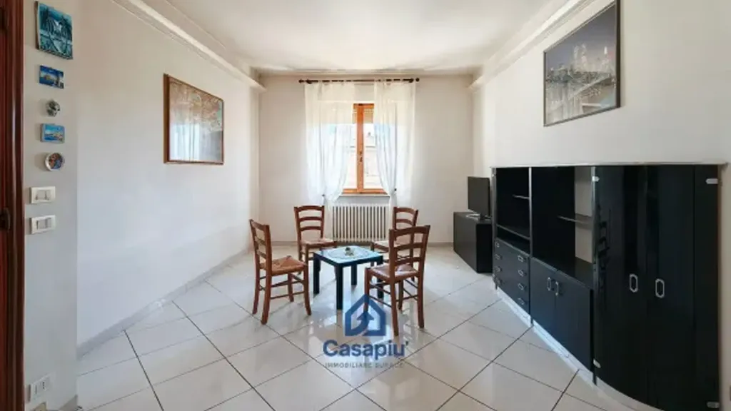 Salle à manger - Bright Apartment with Hillside View in Belforte del Chienti