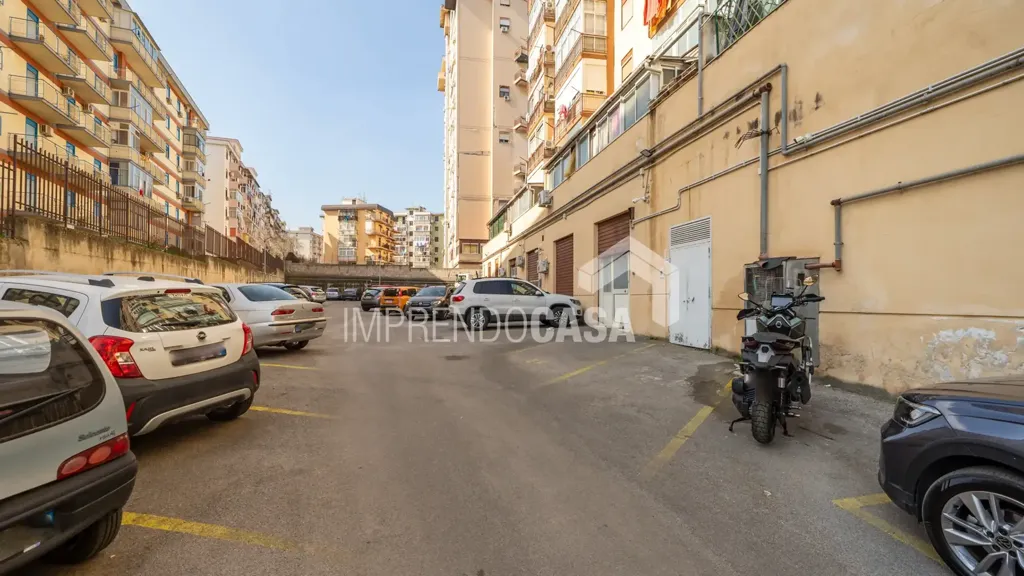 Garage - Panoramic Apartment with Balcony in Palermo