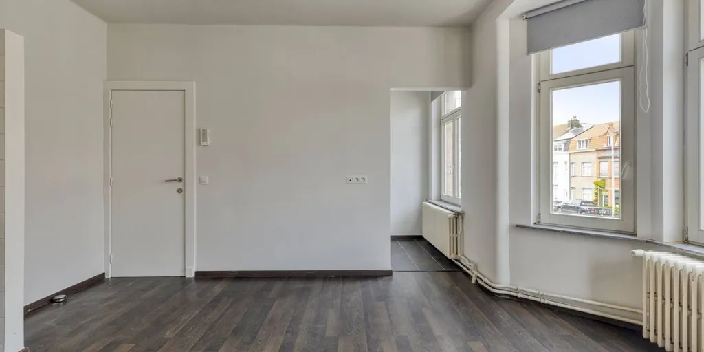 Stanze - Commercial Property with Student Studios in Sint-Andries
