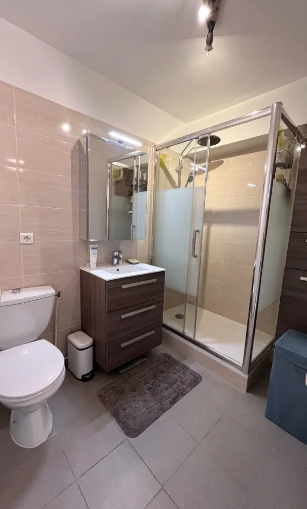 Vannitoad - Studio with Parking in Paris-20e