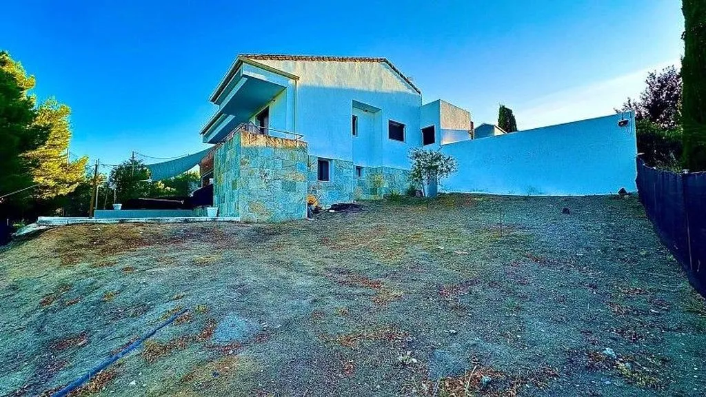 Välivaade - Independent House with Pool and Terrace in Layos