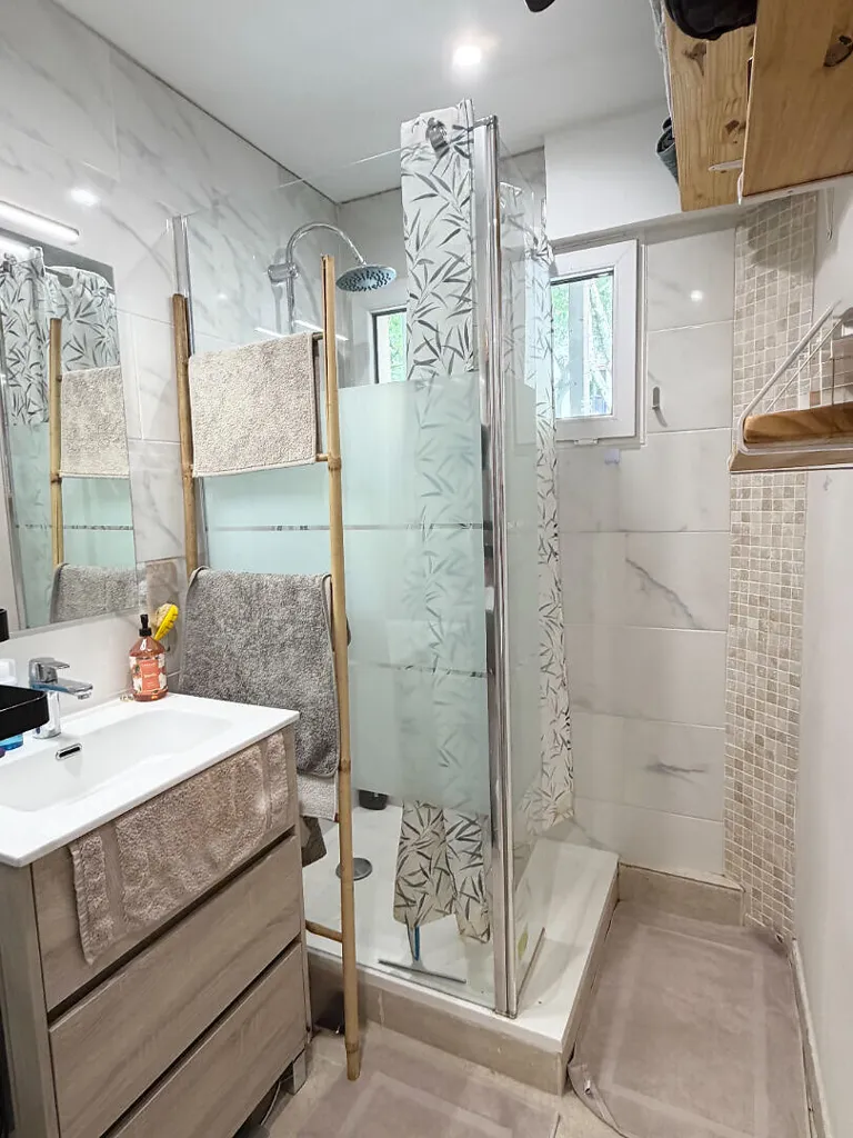 Vannitoad - Renovated 4-Bed Apartment with Balcony in Aix Val Saint-André