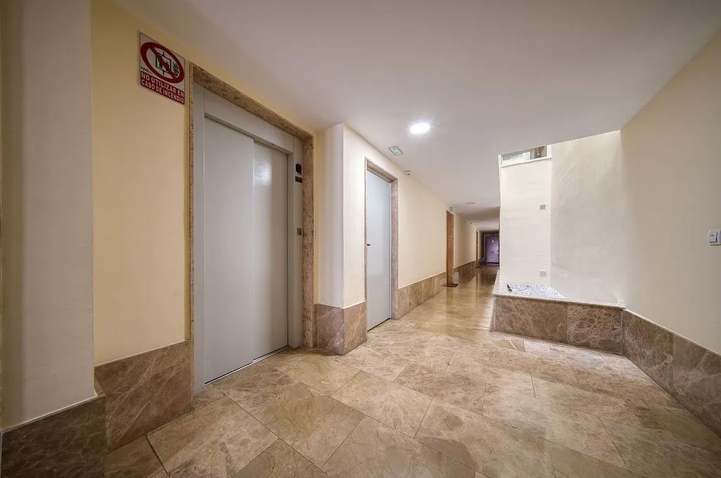 hallway_entrance