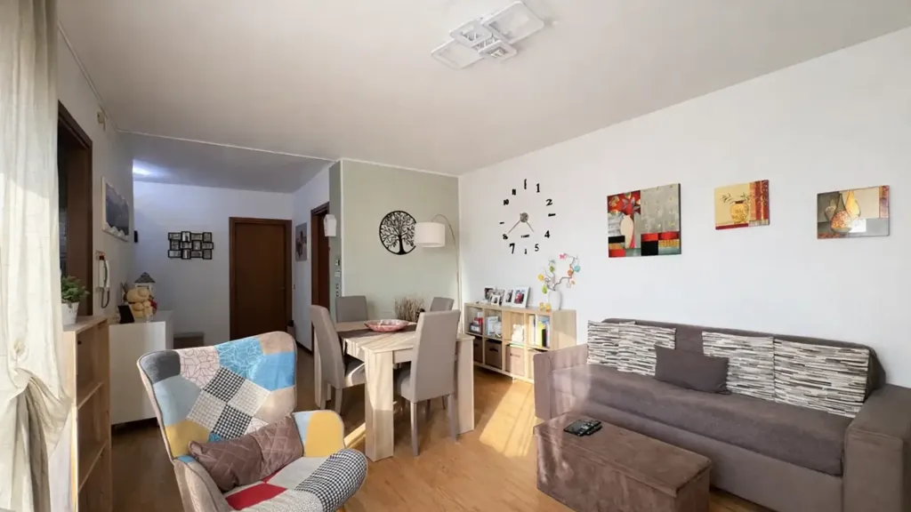 Living Room - Modernised Apartment with Terrace in San Bonifacio