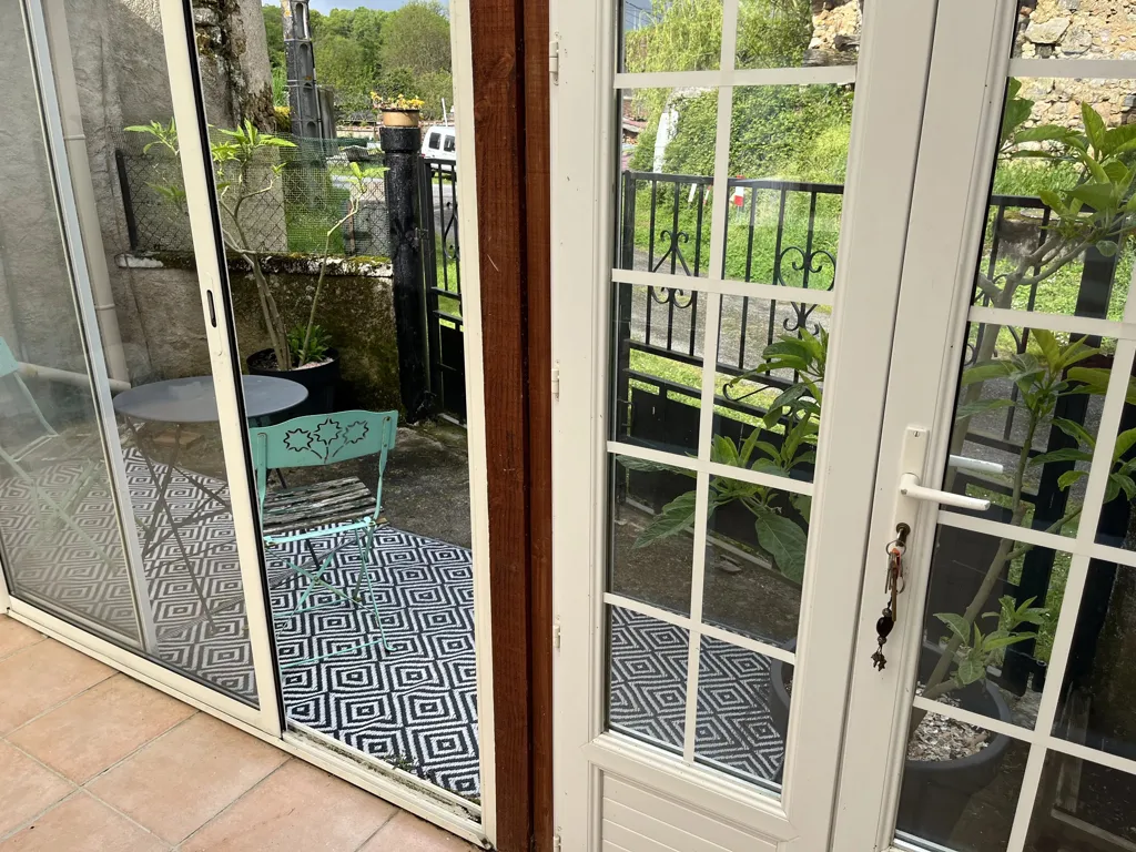 Terrazza - Quirky Hamlet with Veranda in L'Isle Jourdain