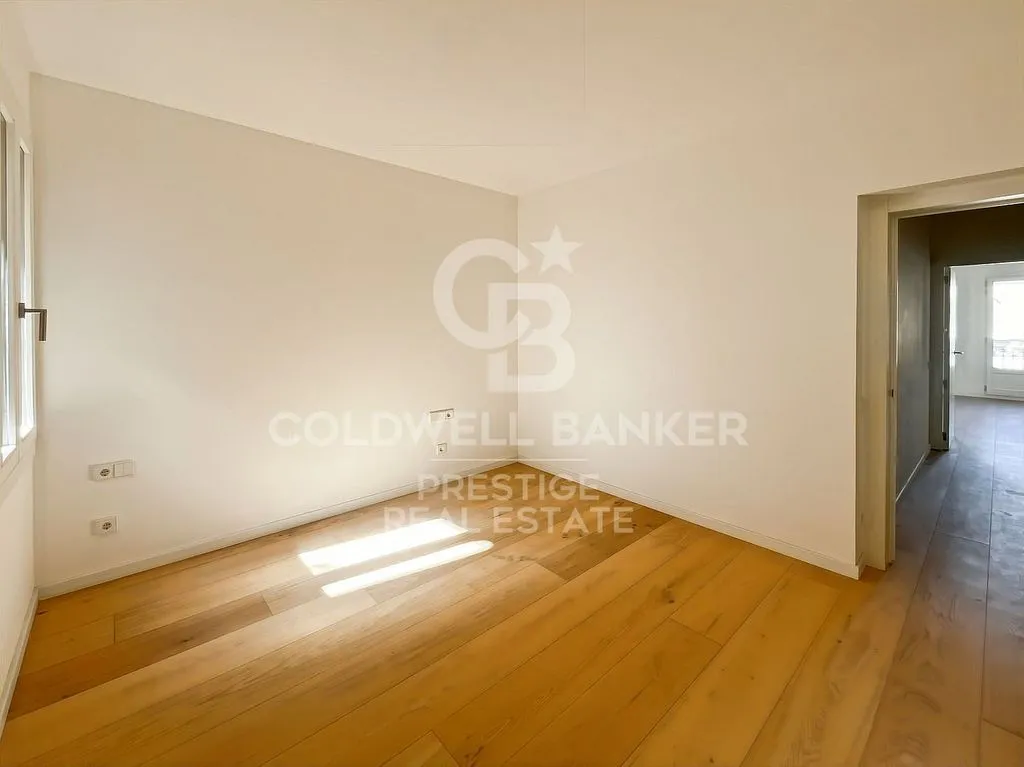Pièces - New Apartment with Lift in Eixample
