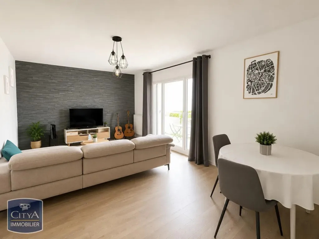 Séjour - Appartement Récemment Aménagé avec Balcon à Limoges