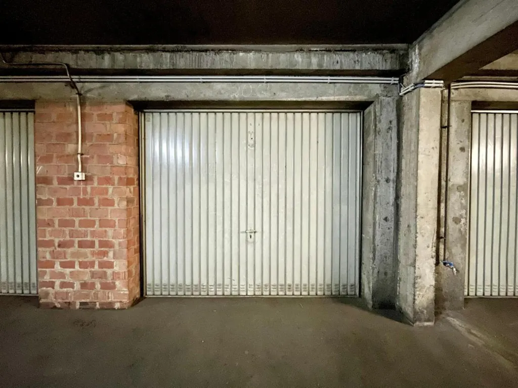 Garage - Appartement avec Vue sur Bruxelles à Ganshoren