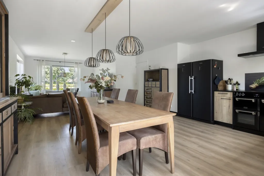 Salle à manger - Modernised House with Canal View in Bergentheim