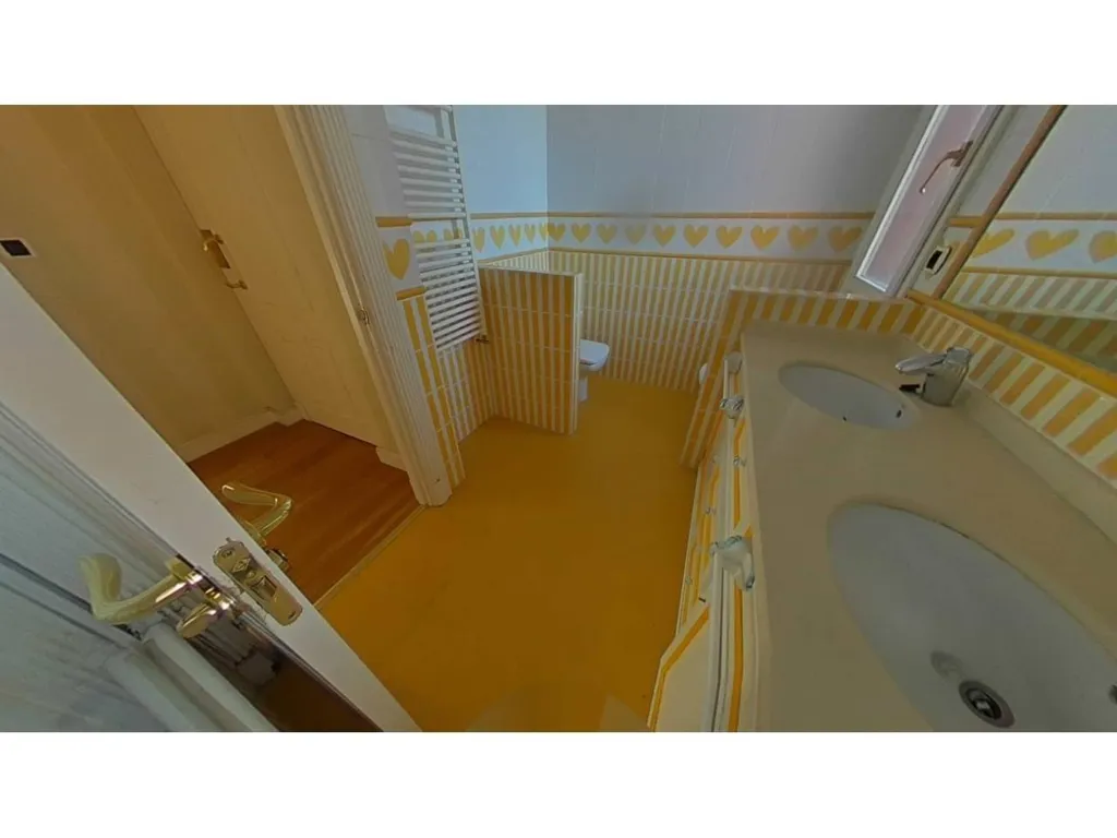 Salles de bain - Five-Bedroom House with Indoor Pool in Mungia