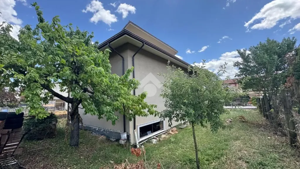 Aed - Villa with Private Garden in Avezzano