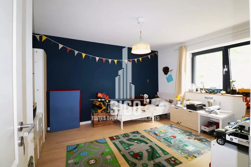 Chambres - Maison Libre de 3 Façades avec Hauteur Cathédrale à Hesperange