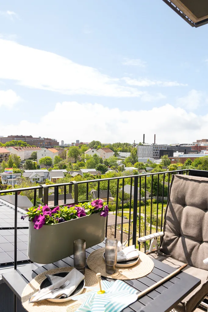 Balcon - Modern Apartment with Balcony in Göteborg