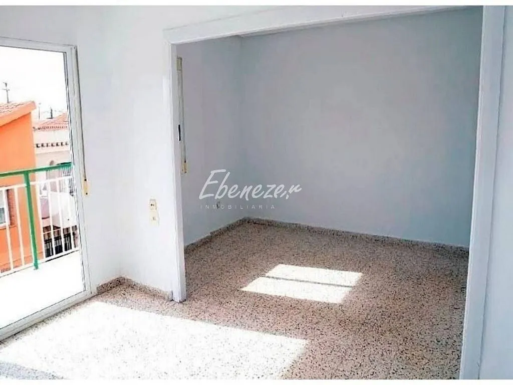 Pièces - Apartment with Balcony in Barrio Peral