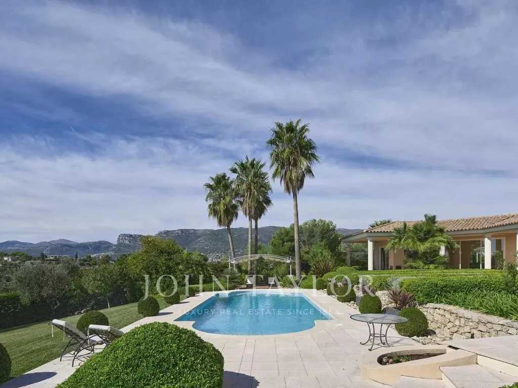 Bassein - Villa with Sea View in Bellet Vineyard