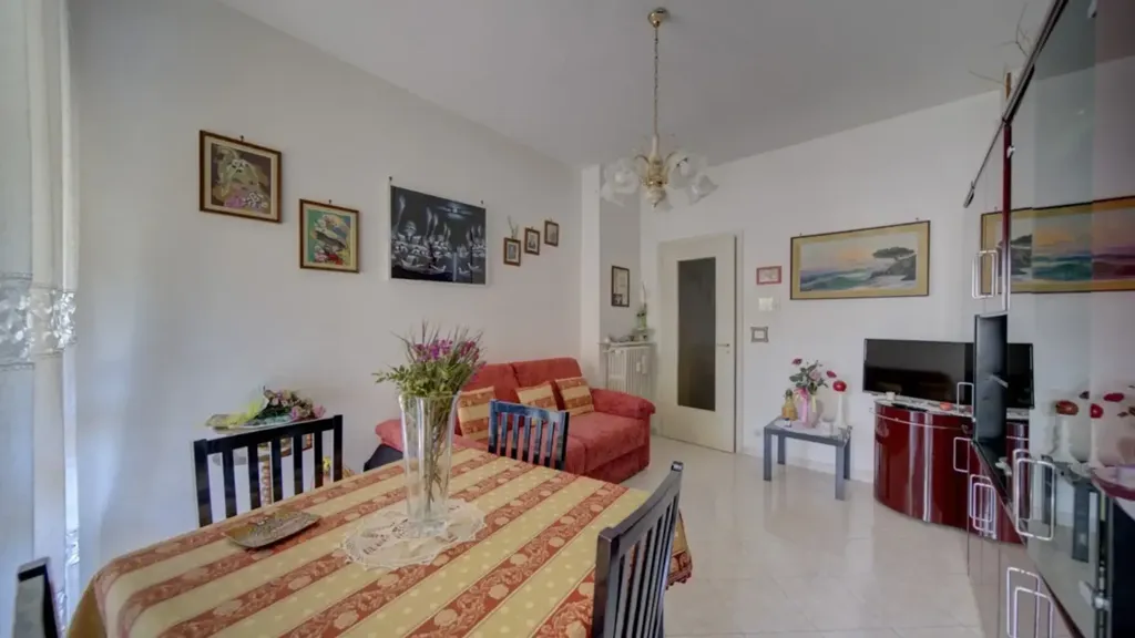 Söögituba - Partially Rented Flat with Balcony in Rivalta di Torino
