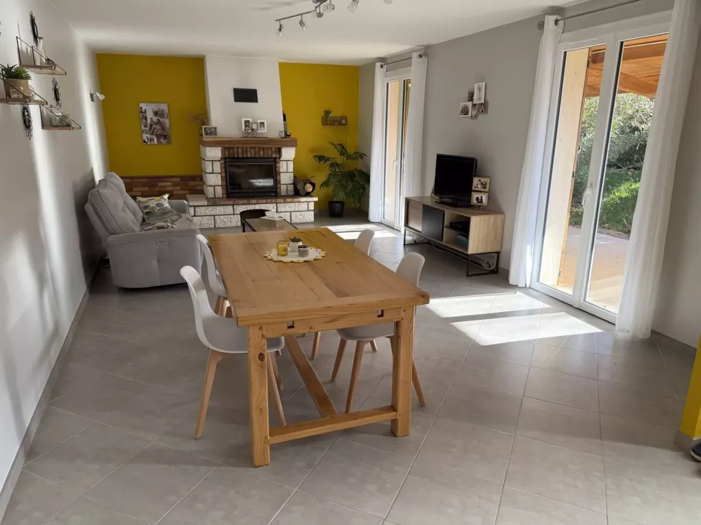 Salle à manger - Maison de Plain-Pied avec Piscine à Puygouzon