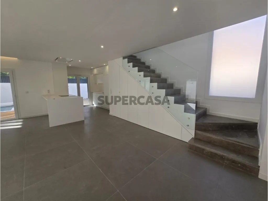 Pièces - Duplex House with Pool in Aroeira