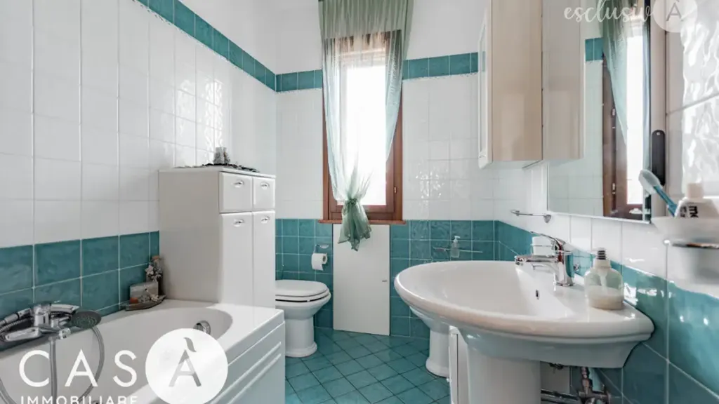 Salles de bain - Villa Portion with Garden in Forlì