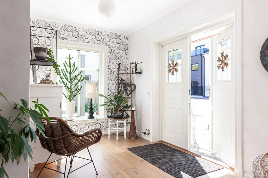 Esik - Charming Villa with Pool in Suburban Area