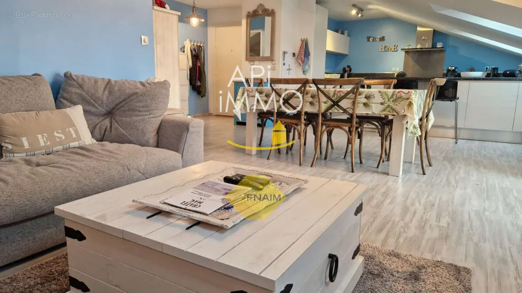 Living Room - 3-room apartment in Chatelaillon-Plage