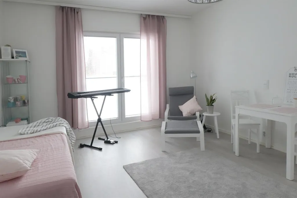 Bedrooms - Bright Studio with French Balcony in Korteniitty