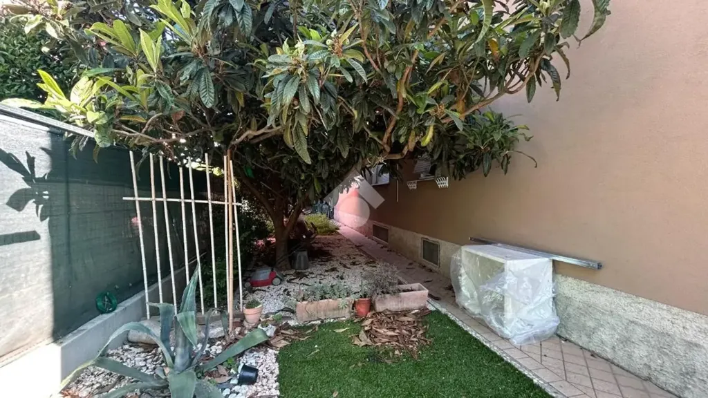 Aed - 3-Room Apartment with Balcony in Brescia