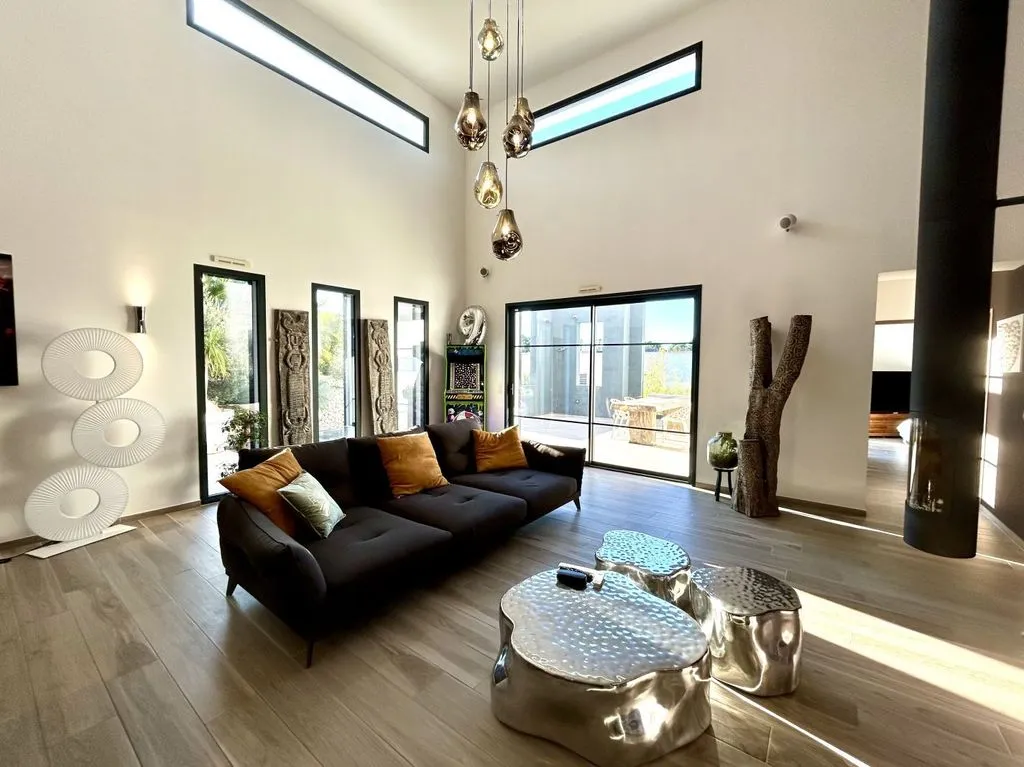 Séjour - Maison Luxueuse avec Piscine à Agde
