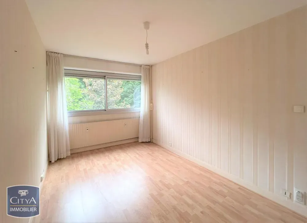 Pièces - Appartement T5 avec Balcon à Charnay-lès-Mâcon