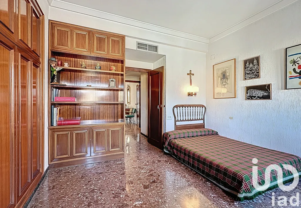 Magamistoad - Spacious 5-Bedroom Flat with Terrace in Zaragoza