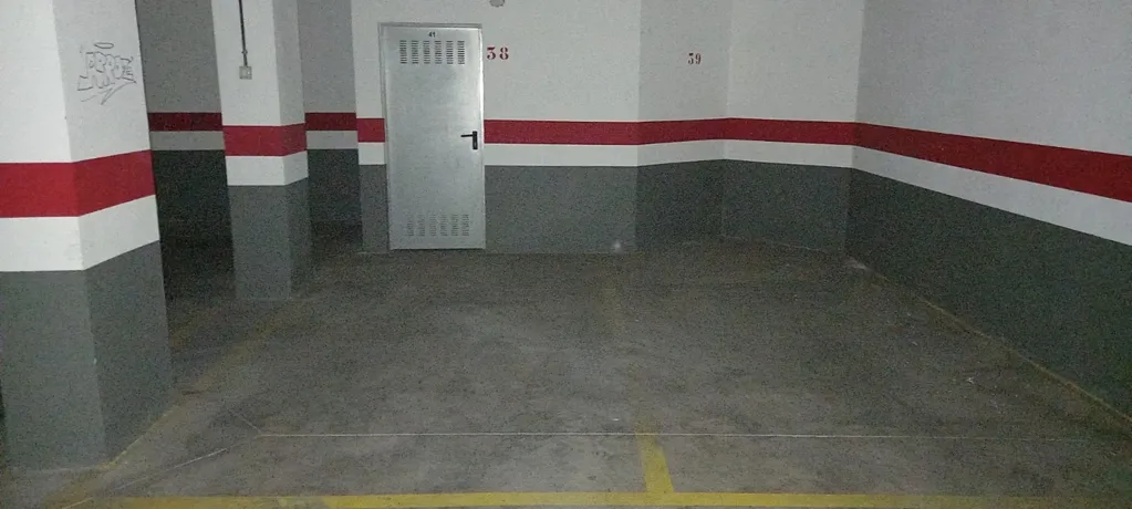 Garage - Garage with Secure Access in Ingenio