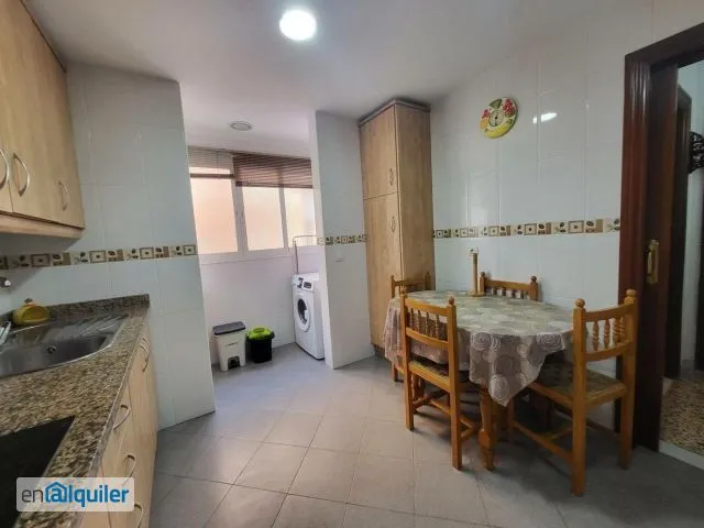 Salle à manger - Student Flat with Balcony in Almeria