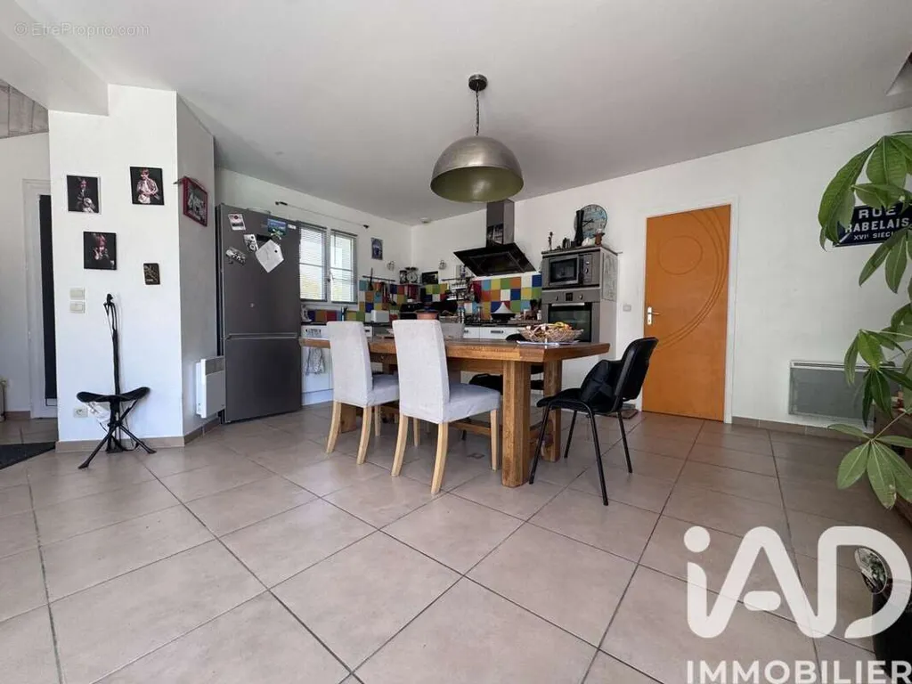 Salle à manger - Maison 6 pièces à Aigrefeuille-D'aunis