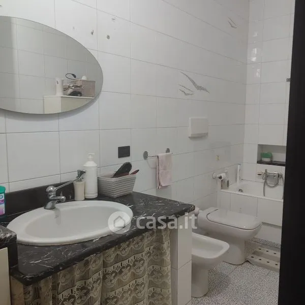 Salles de bain - Three-Bedroom Apartment with Private Courtyard in Bari