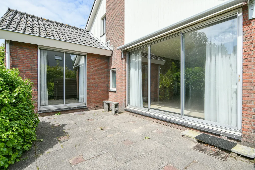 Välivaade - Villa with Garden on Spacious Plot in Hoofddorp