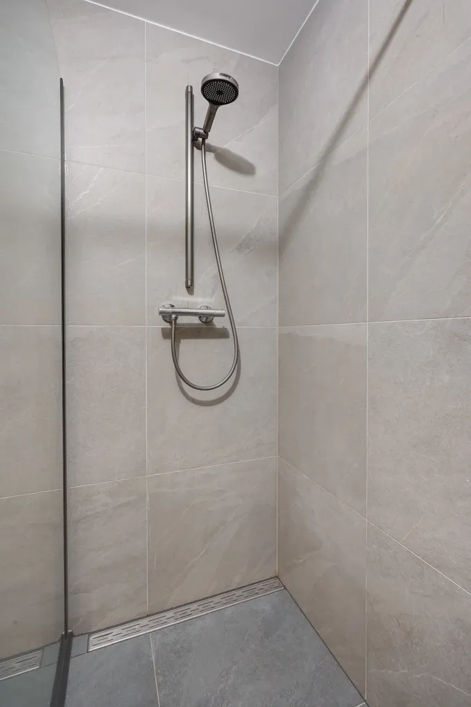 Bathrooms - Maisonette with Terrace in Transvaalkwartier