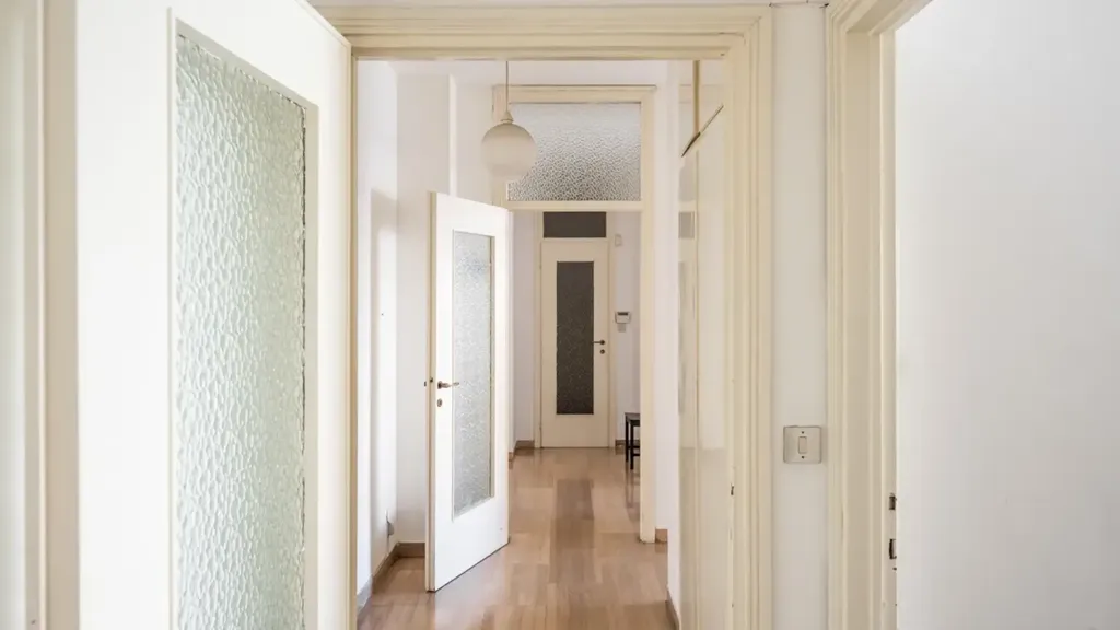 Entrée - Spacious 4-Bedroom Apartment with Balconies in Milan