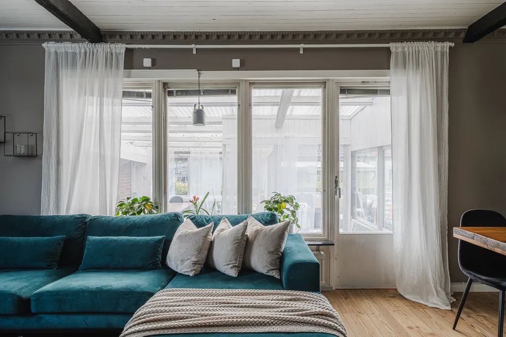 Elutuba - 1-Storey Villa with Central Location