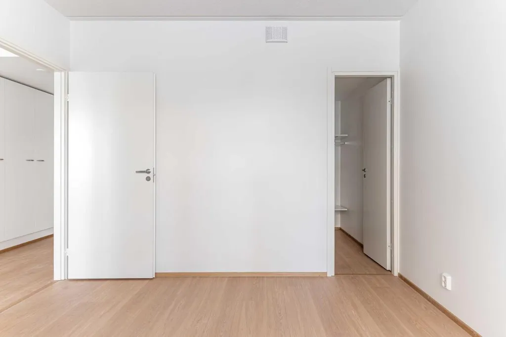 hallway_entrance