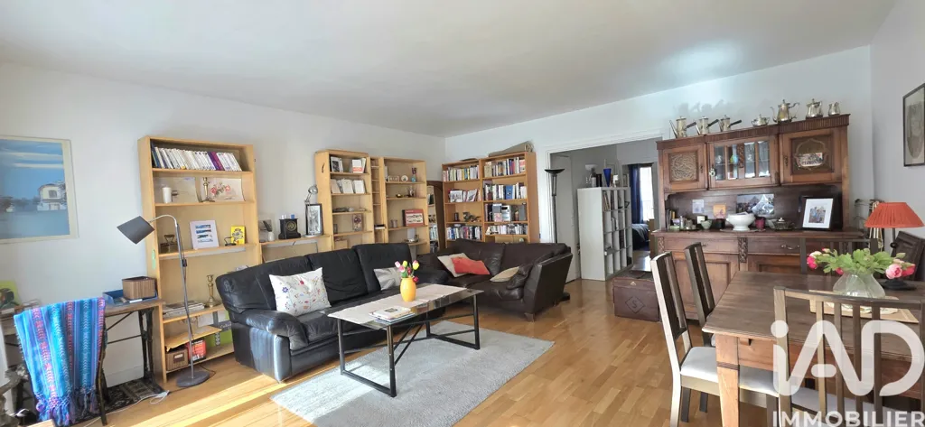 Séjour - Appartement traversant avec balcon à Puteaux