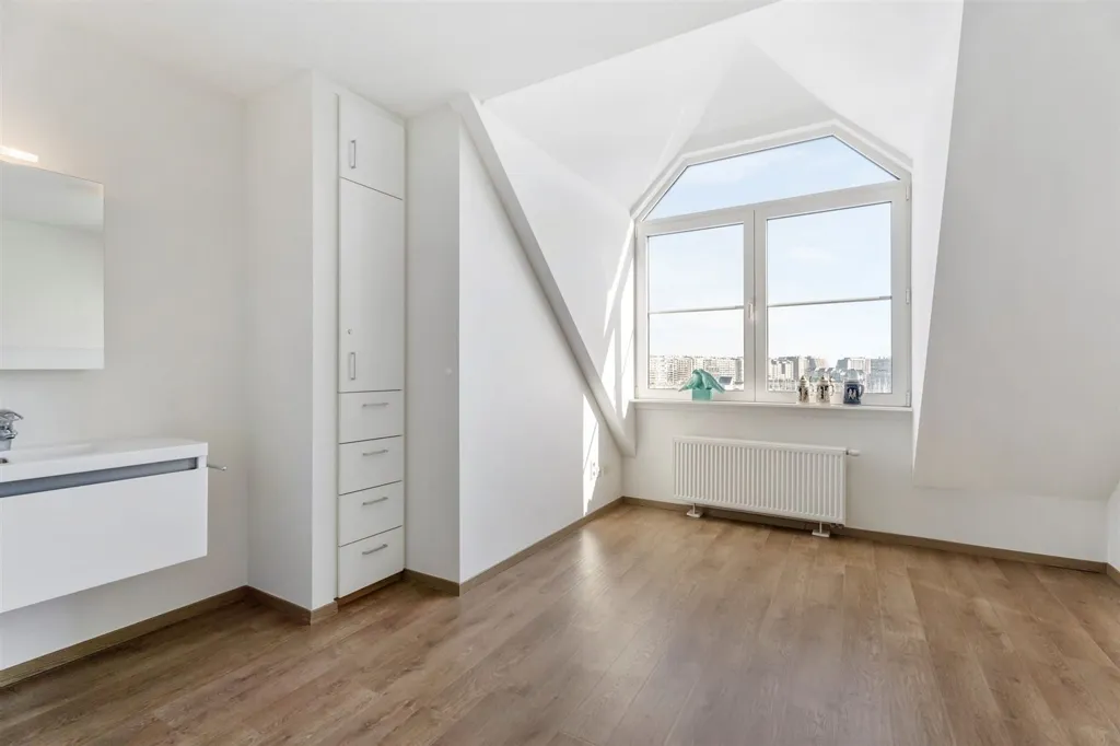 Rooms - Spacious Apartment with Polder Views in Blankenberge