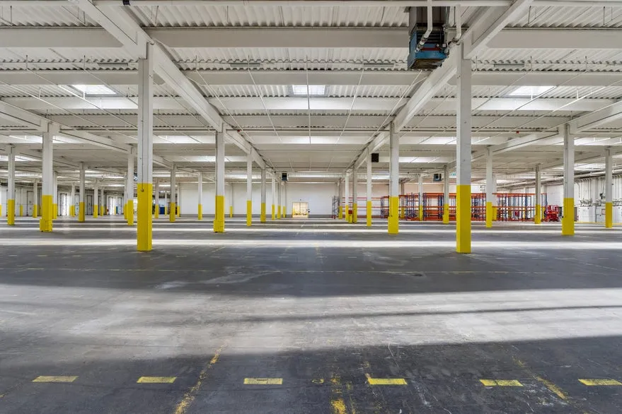 Pièces - Logistics Facility with Office near E20 in Greve