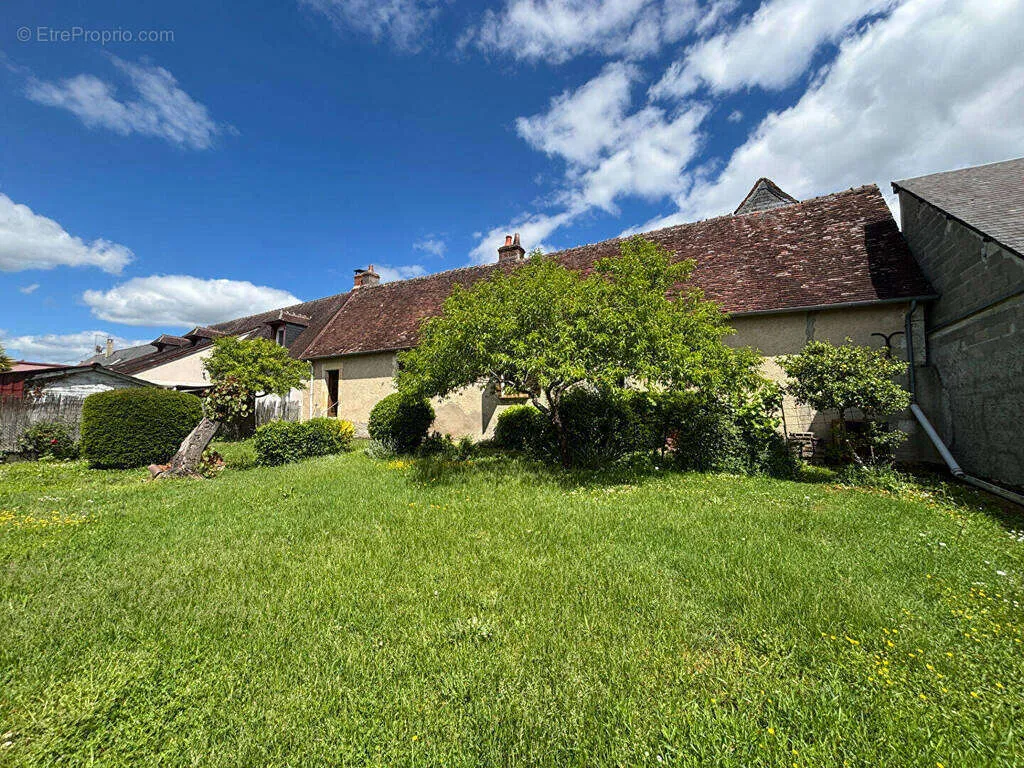 Jardin - Maison Longère avec Grenier Aménageable à Fussy