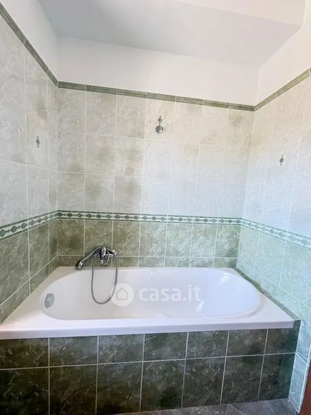 Salles de bain - Modern Apartment with Balcony in Potenza
